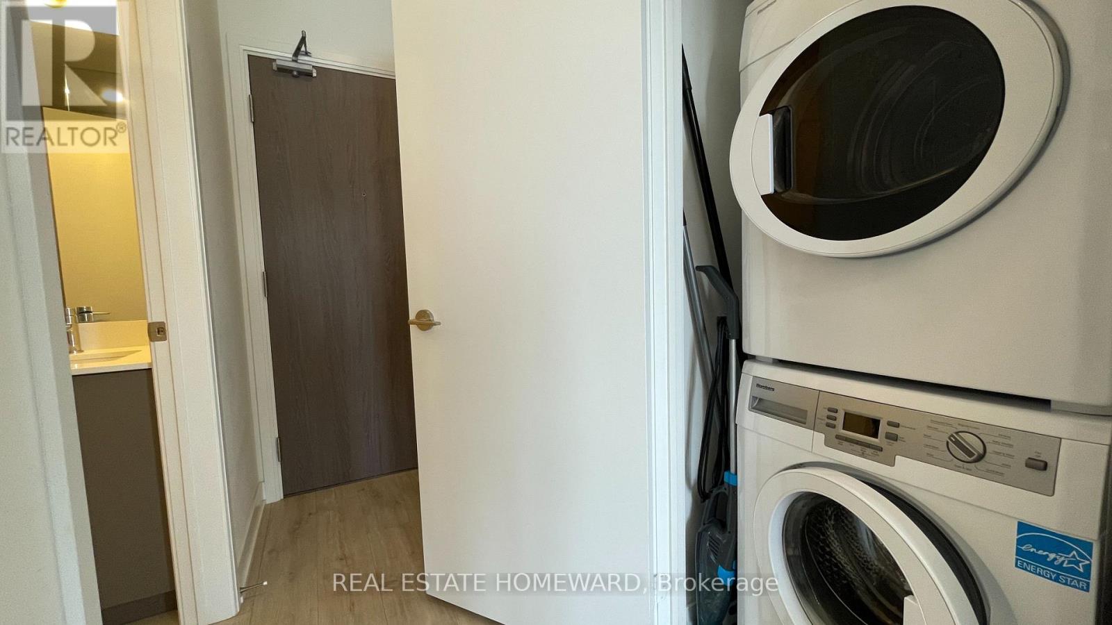 813w - 27 Bathurst Street, Toronto, Ontario  M5V 0R1 - Photo 3 - C13691400