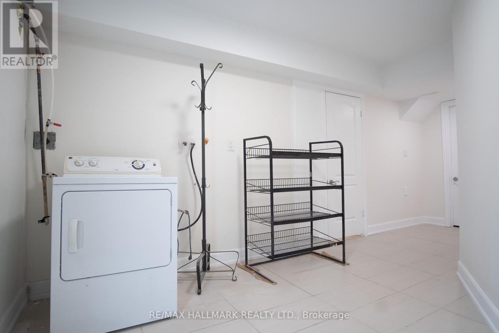 Basement 1 - 118 Fairholme Avenue, Toronto, Ontario  M6B 2W9 - Photo 11 - C13691410