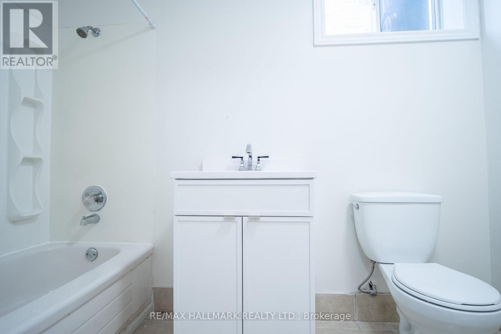 Basement 1 - 118 Fairholme Avenue, Toronto, Ontario  M6B 2W9 - Photo 4 - C13691410