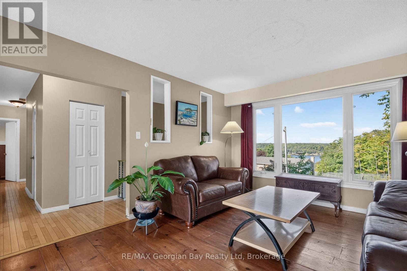 329 Church Street, Penetanguishene, Ontario  L9M 1G5 - Photo 3 - S13691296