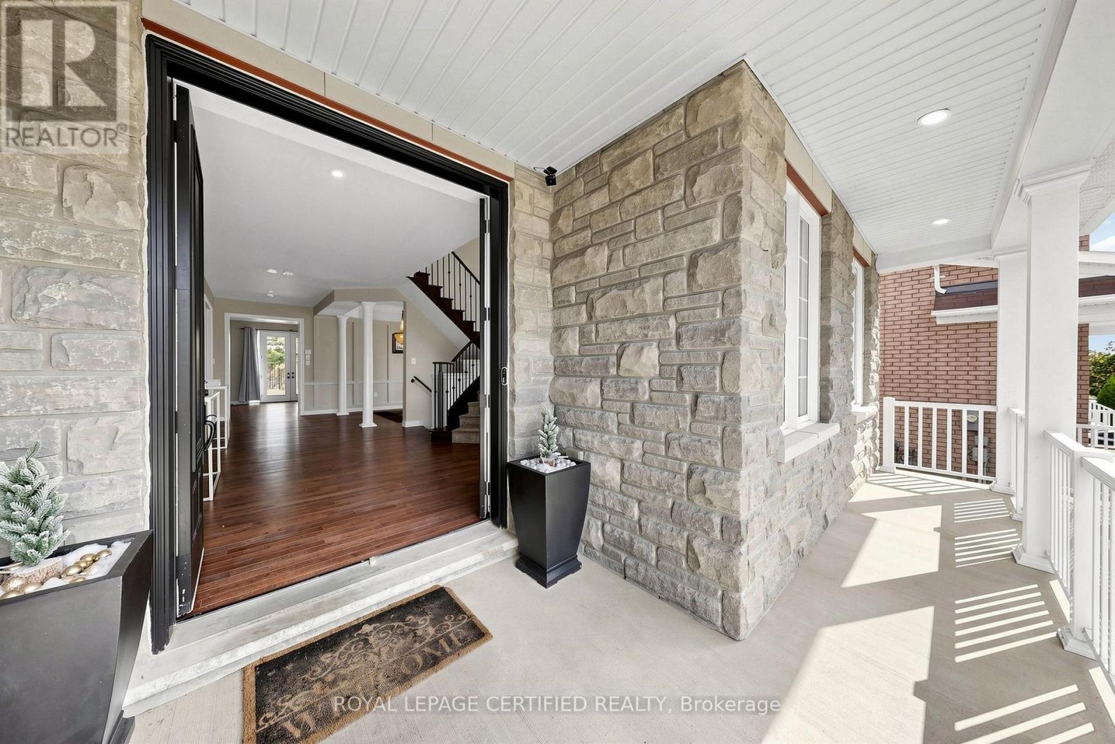 1428 Woodstream Avenue, Oshawa, Ontario  L1K 0W8 - Photo 2 - E13691152