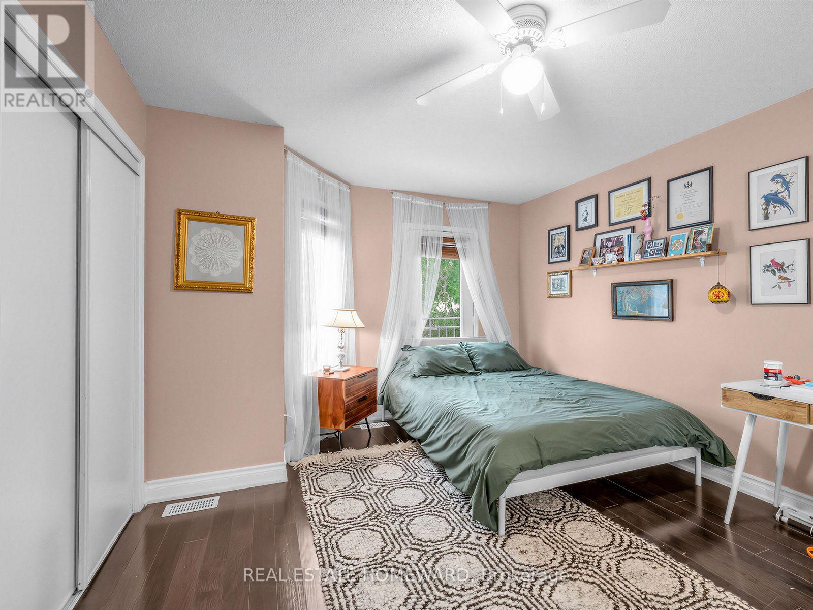 24 Filmic Lane, Toronto, Ontario  M4M 3R1 - Photo 16 - E13691164