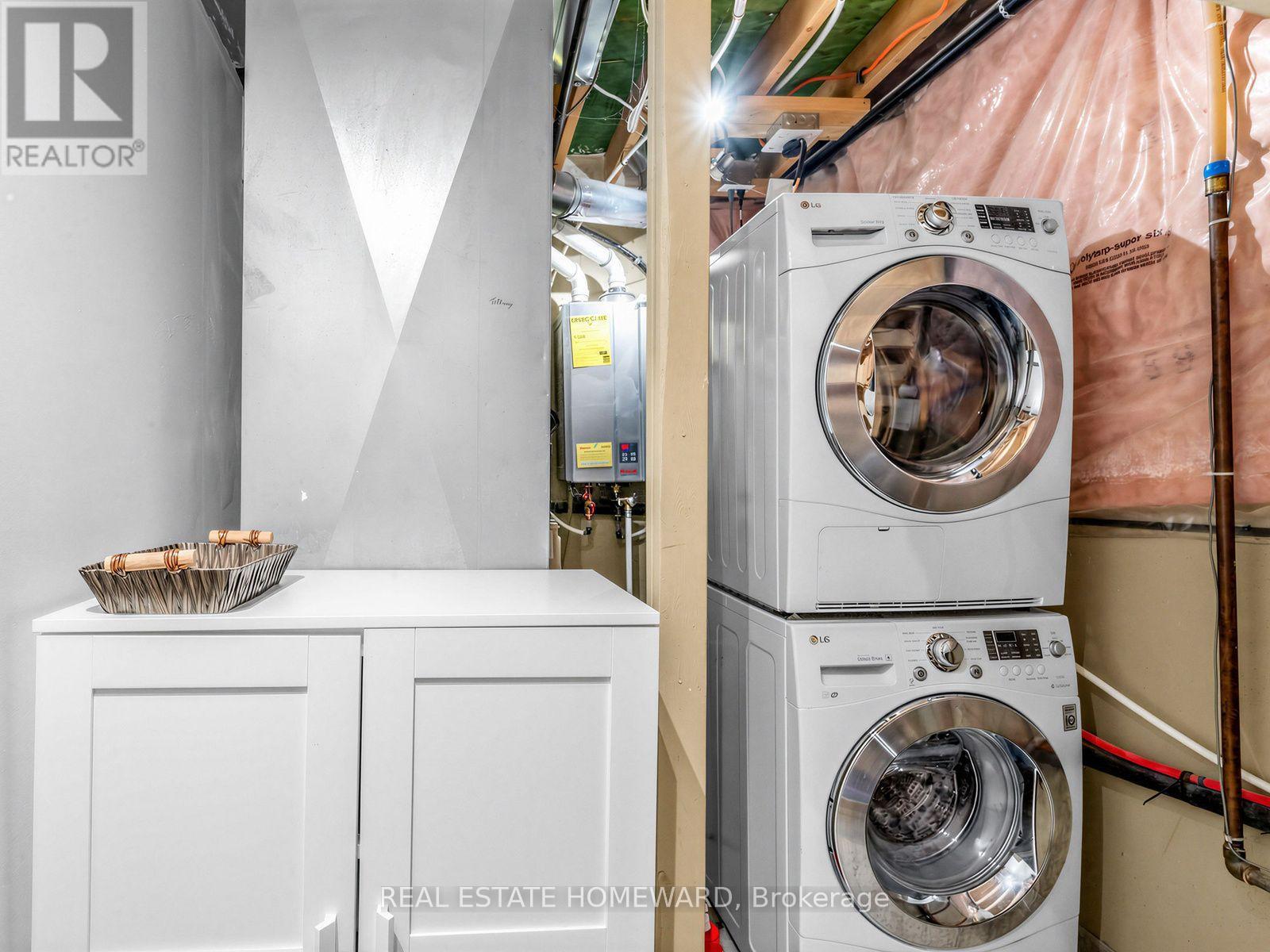 24 Filmic Lane, Toronto, Ontario  M4M 3R1 - Photo 20 - E13691164