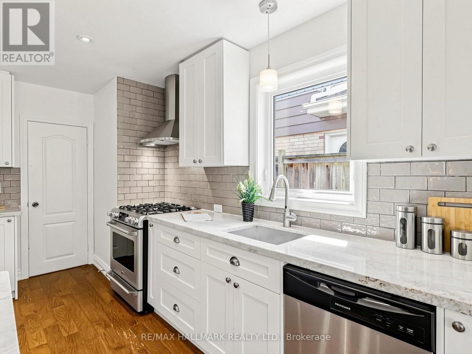 7 Panmure Crescent, Toronto, Ontario  M1K 4Y5 - Photo 14 - E13691352