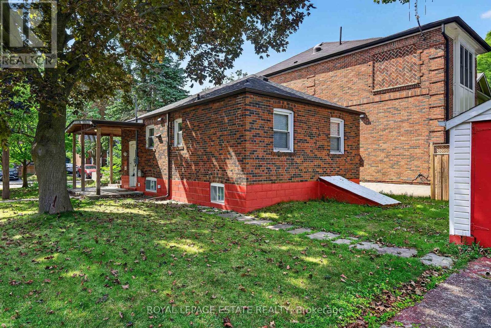 29 RED DEER AVENUE