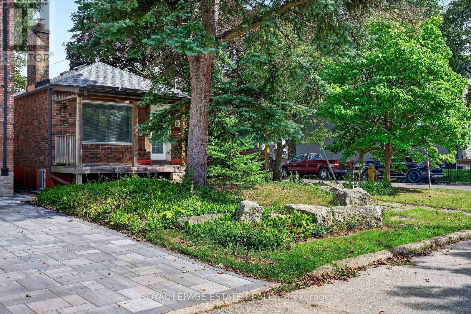 29 Red Deer Avenue, Toronto, Ontario  M1N 2Z1 - Photo 5 - E13691408