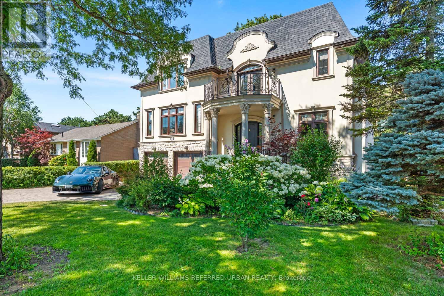 <div class="slider-price">$3,788,000</div><p>14 Tremont Crescent, Toronto, Ontario</p>