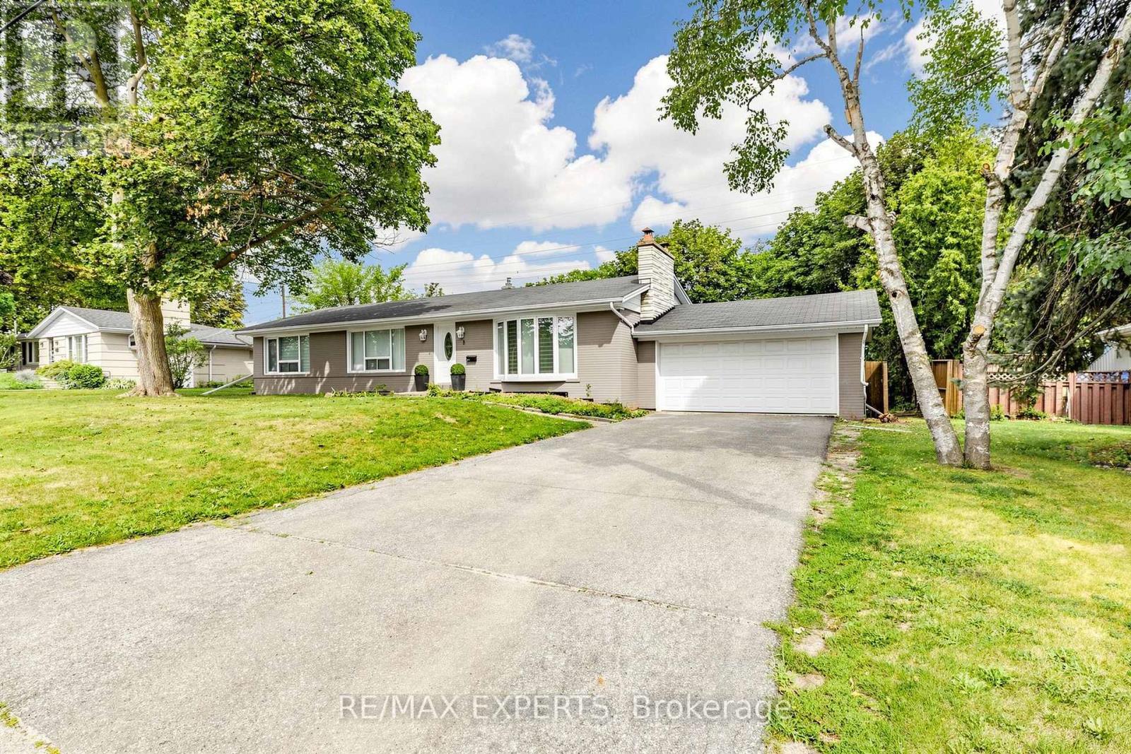 8 Longbridge Road, Vaughan, Ontario  L4J 1L5 - Photo 2 - N13691144