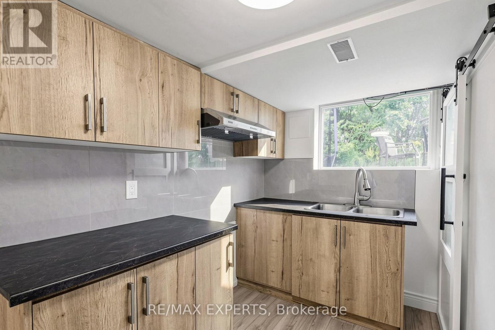 8 Longbridge Road, Vaughan, Ontario  L4J 1L5 - Photo 38 - N13691144