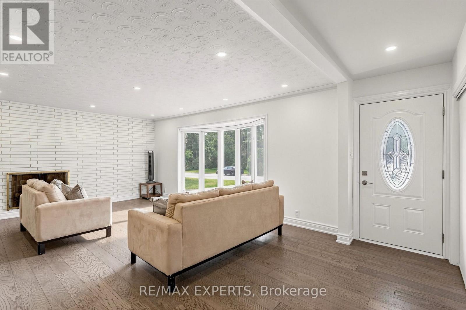 8 Longbridge Road, Vaughan, Ontario  L4J 1L5 - Photo 4 - N13691144