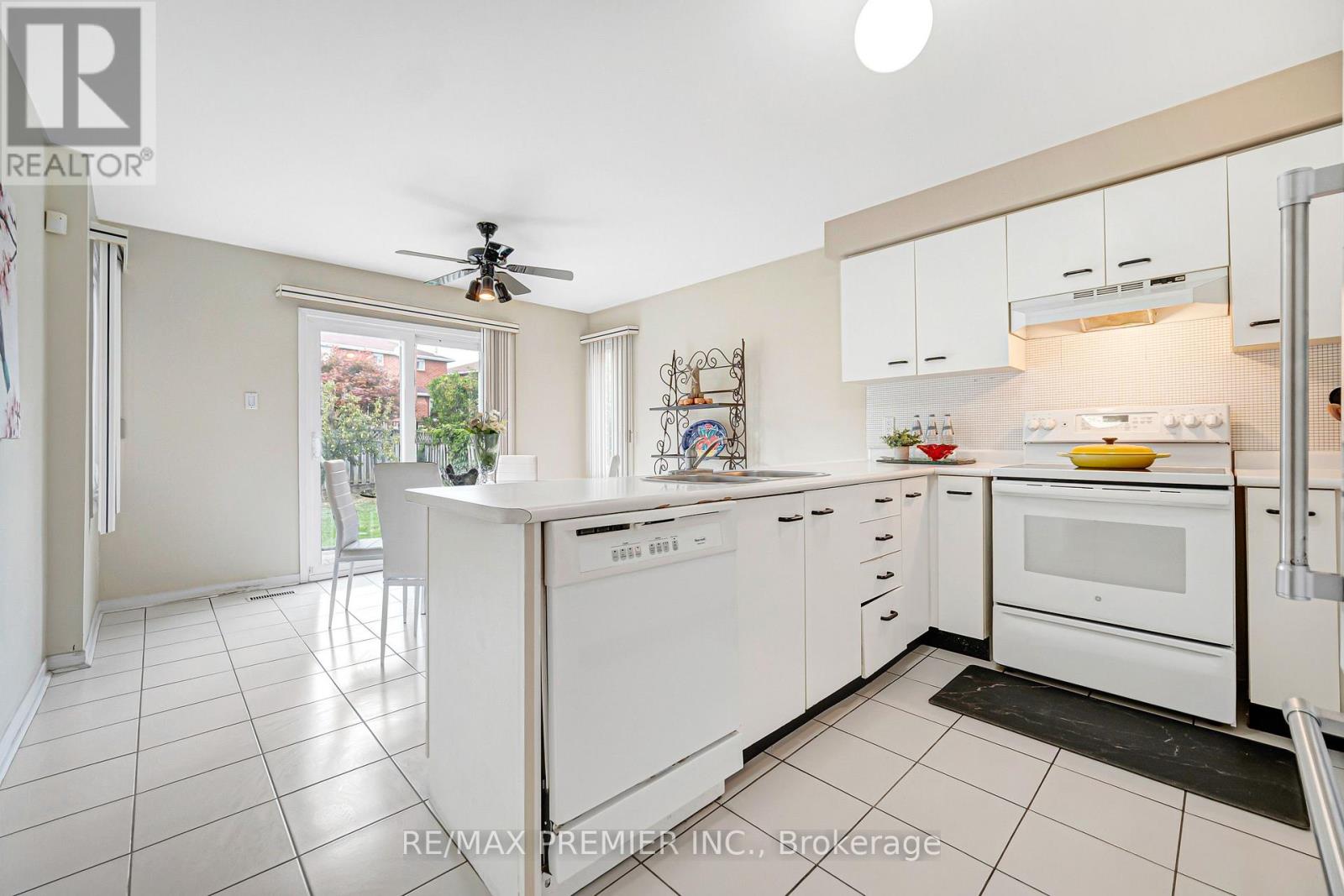90 Pentland Crescent, Vaughan, Ontario  L6A 1T5 - Photo 16 - N13691358