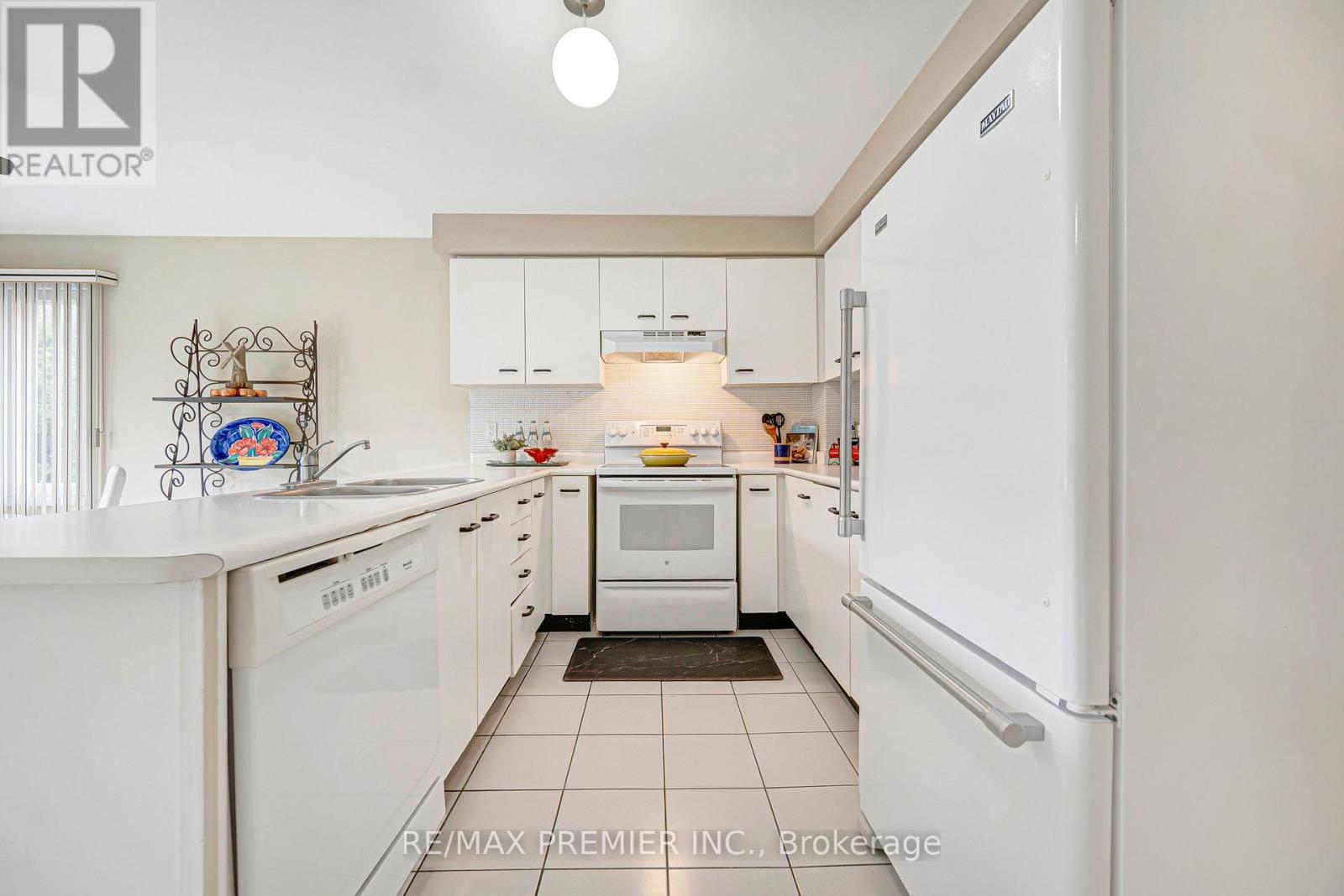 90 Pentland Crescent, Vaughan, Ontario  L6A 1T5 - Photo 17 - N13691358
