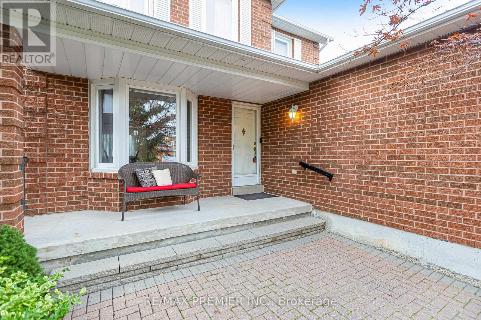 90 Pentland Crescent, Vaughan, Ontario  L6A 1T5 - Photo 3 - N13691358