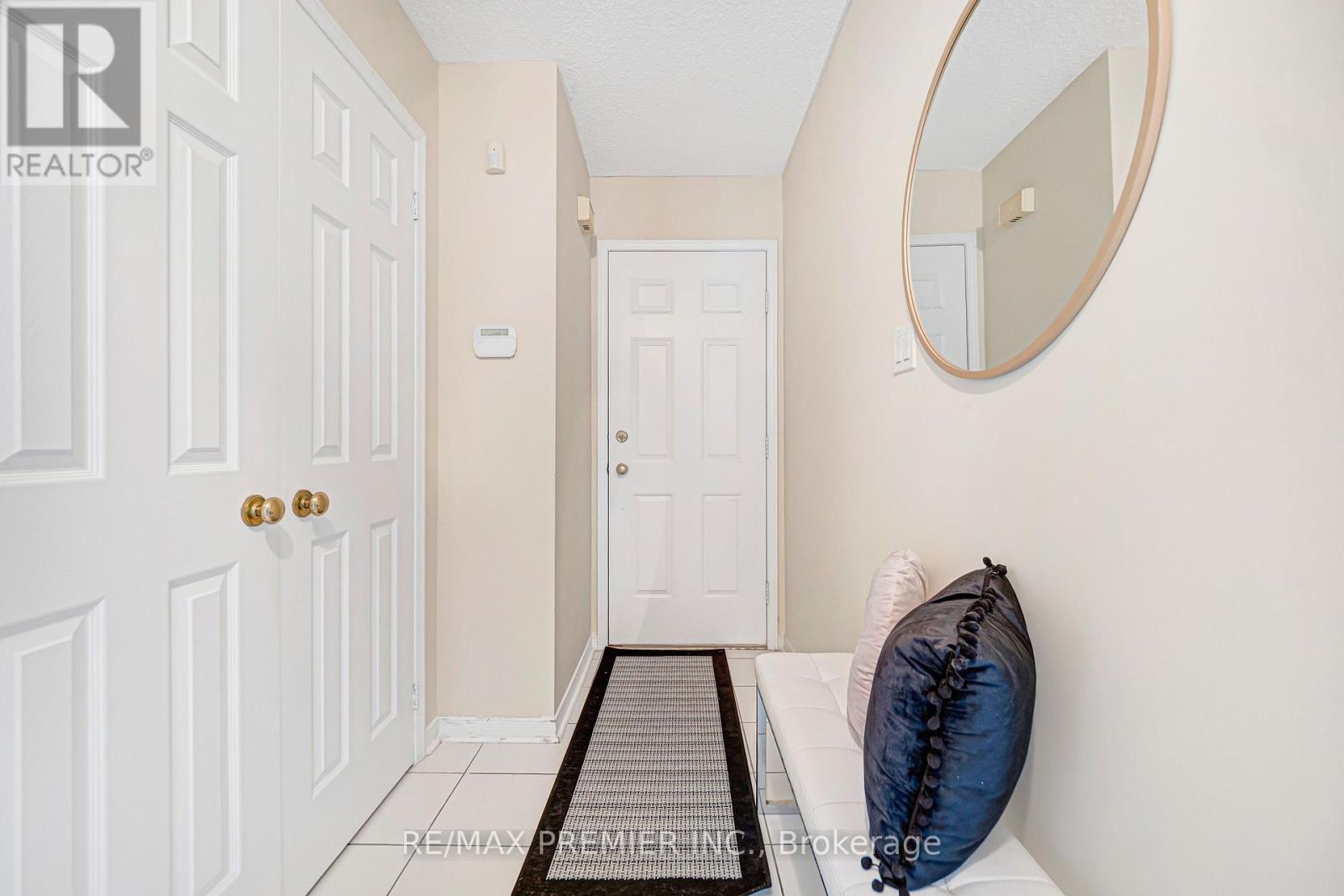 90 Pentland Crescent, Vaughan, Ontario  L6A 1T5 - Photo 4 - N13691358