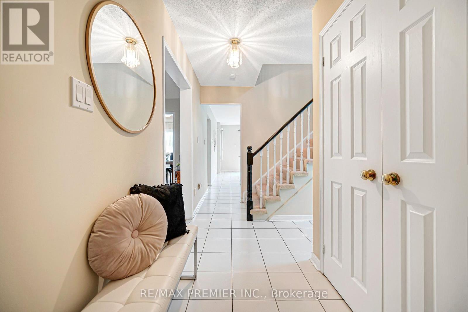 90 Pentland Crescent, Vaughan, Ontario  L6A 1T5 - Photo 5 - N13691358