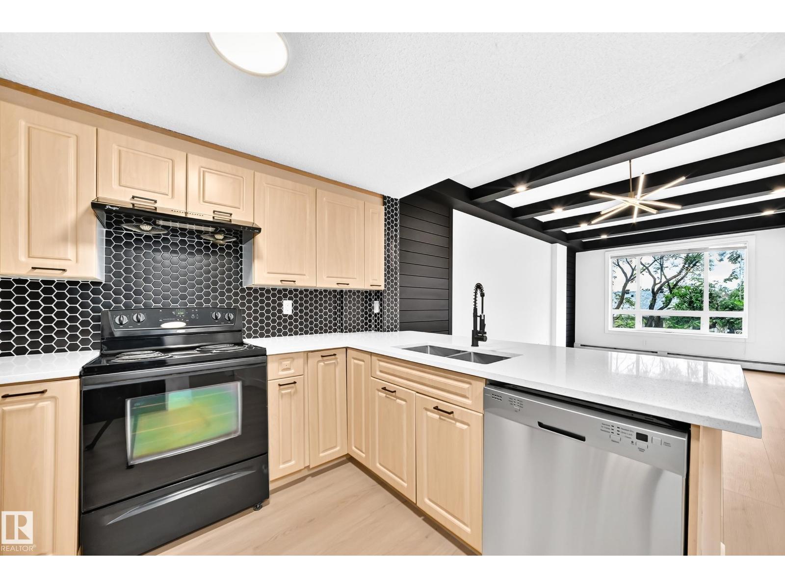 #323 6315 135 AV NW, edmonton, Alberta