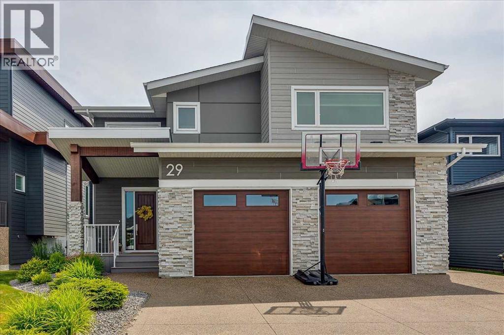 29 Longmire Close, Red Deer, Alberta  T4R 0S7 - Photo 2 - A2330356