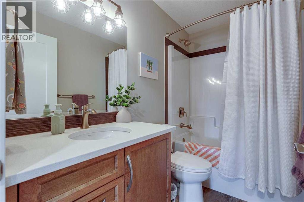 29 Longmire Close, Red Deer, Alberta  T4R 0S7 - Photo 35 - A2330356