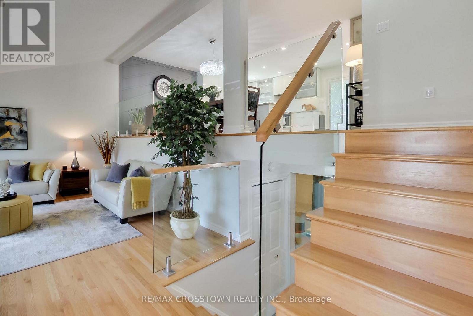 38 Innisbrook Drive, Wasaga Beach, Ontario  L9Z 1G2 - Photo 4 - S13691098