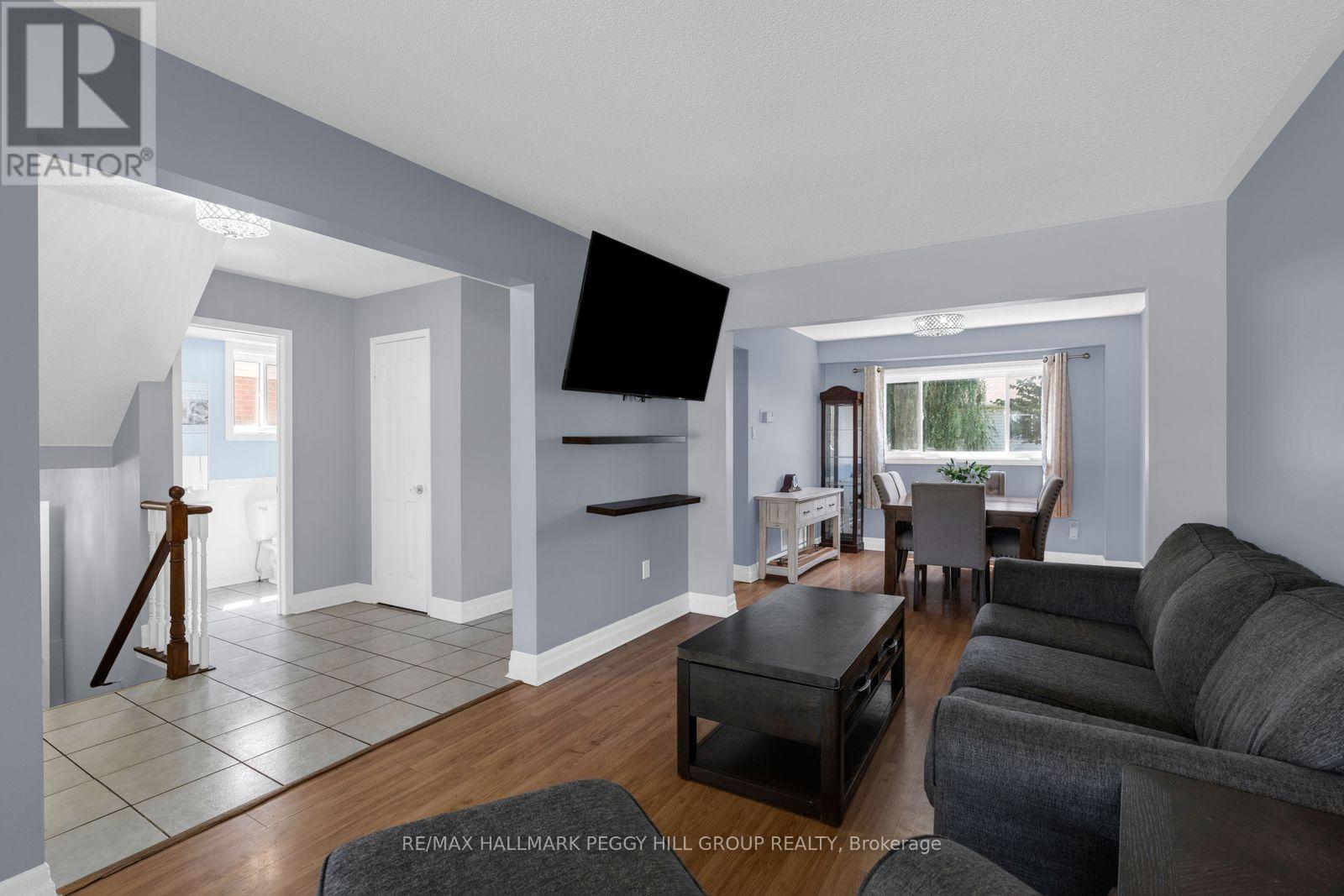 14 Copeman Crescent, Barrie (Painswick North), Ontario  L4N 8B5 - Photo 4 - S13691160