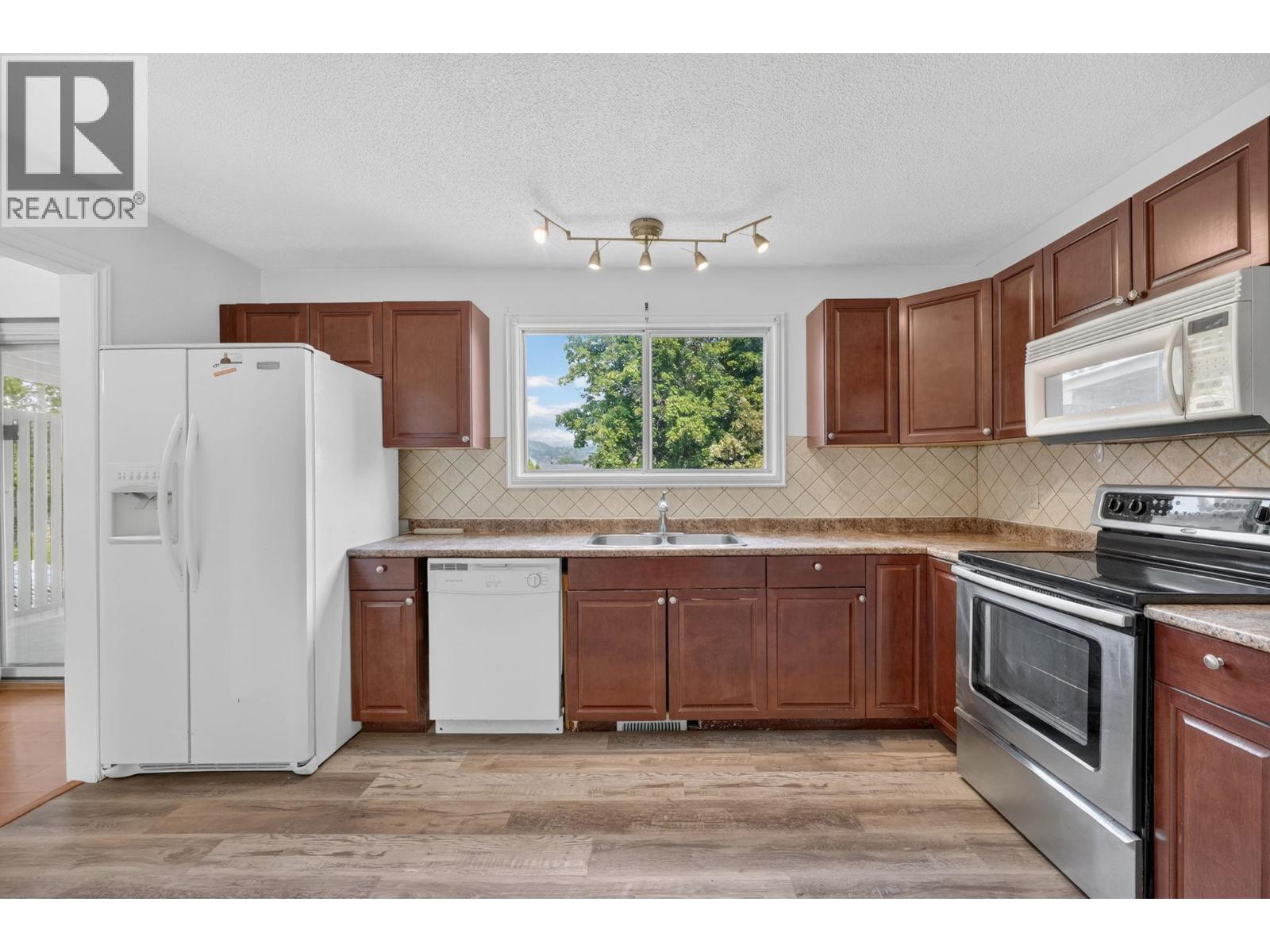 1420 Graham Road, Kelowna, British Columbia  V1X 1K2 - Photo 6 - 10379541