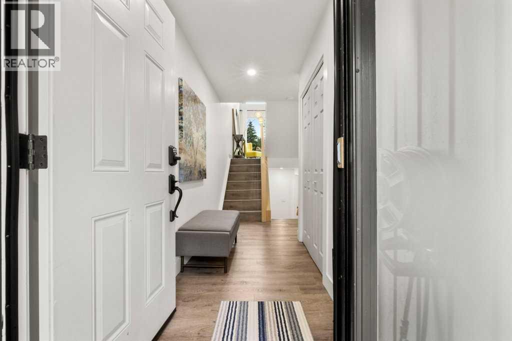 3909 Point Mckay Road NW, Calgary, Alberta T3B 4V7 - Photo 3 - A2337197