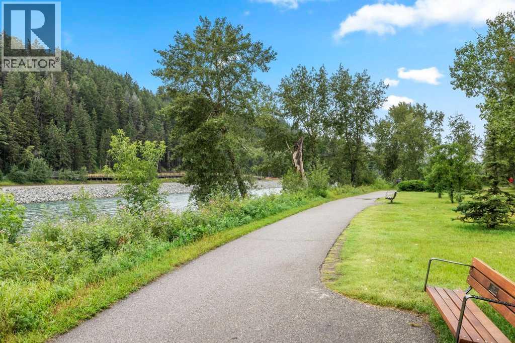 3909 Point Mckay Road NW, Calgary, Alberta T3B 4V7 - Photo 32 - A2337197