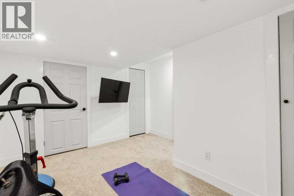 3909 Point Mckay Road NW, Calgary, Alberta T3B 4V7 - Photo 26 - A2337197