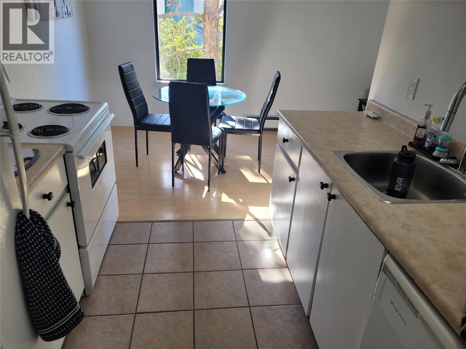 1108 23rd N Avenue Unit# 210, Cranbrook, British Columbia V1C 5T6 - Photo 1 - 10398095
