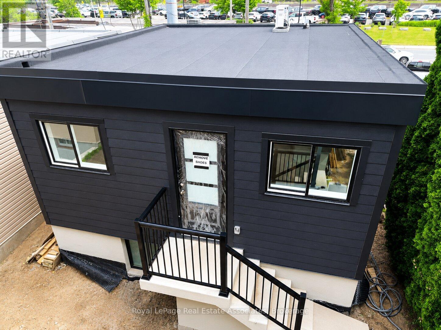 1 Gs - 17 White Avenue, Toronto, Ontario  M6N 1S7 - Photo 11 - W13691170