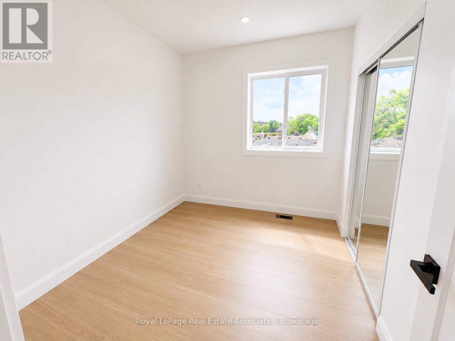5 Sfn - 17 White Avenue, Toronto, Ontario  M6N 1S7 - Photo 10 - W13691202