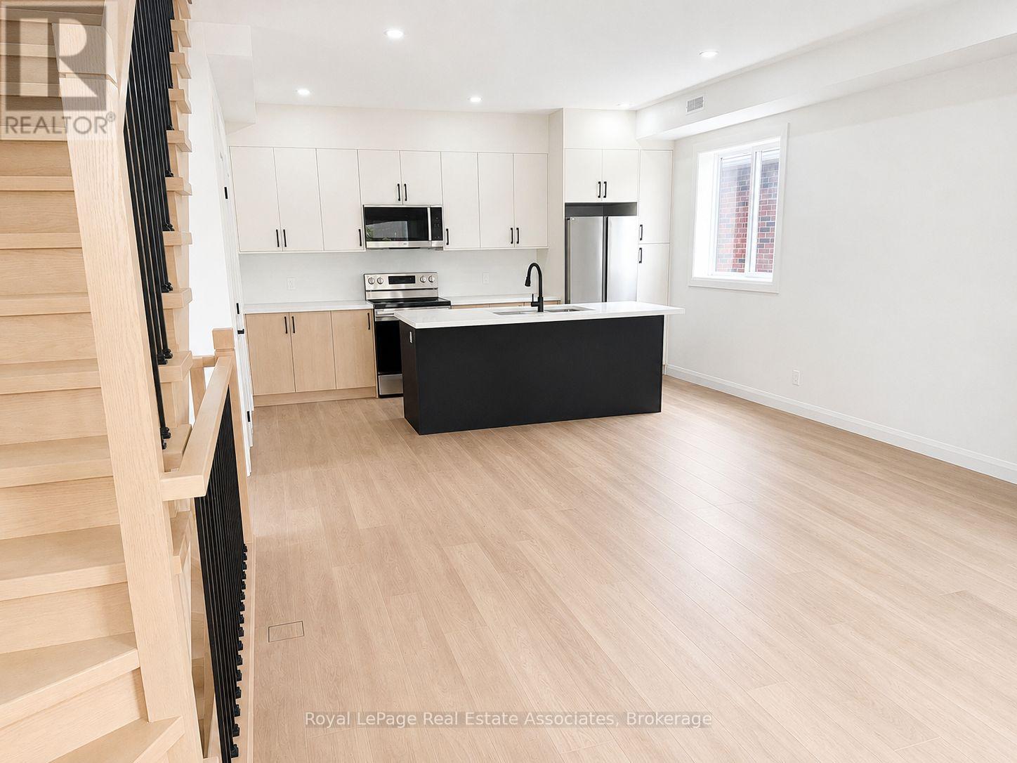 5 Sfn - 17 White Avenue, Toronto, Ontario  M6N 1S7 - Photo 2 - W13691202