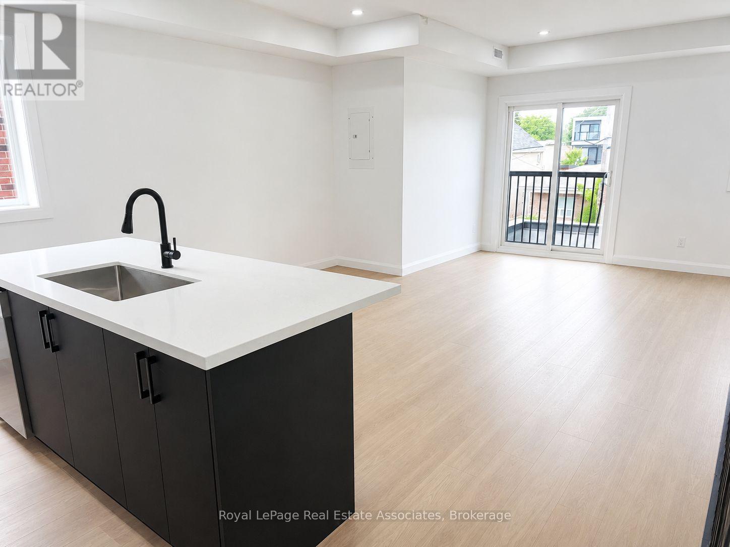 5 Sfn - 17 White Avenue, Toronto, Ontario  M6N 1S7 - Photo 3 - W13691202