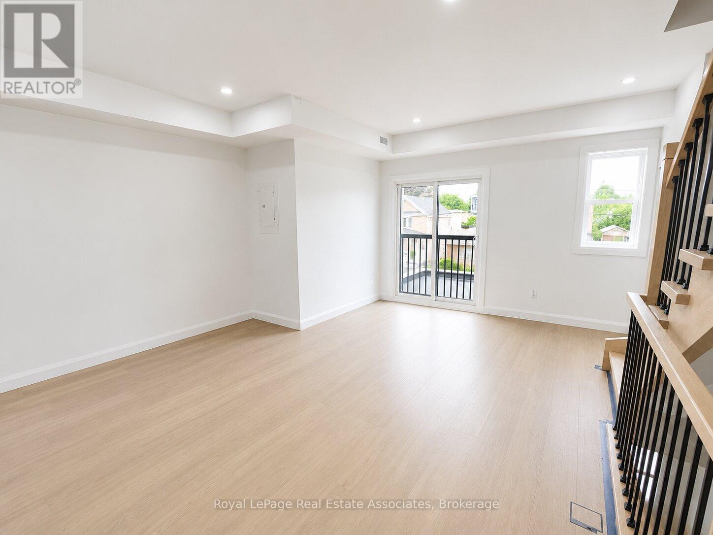 5 Sfn - 17 White Avenue, Toronto, Ontario  M6N 1S7 - Photo 5 - W13691202