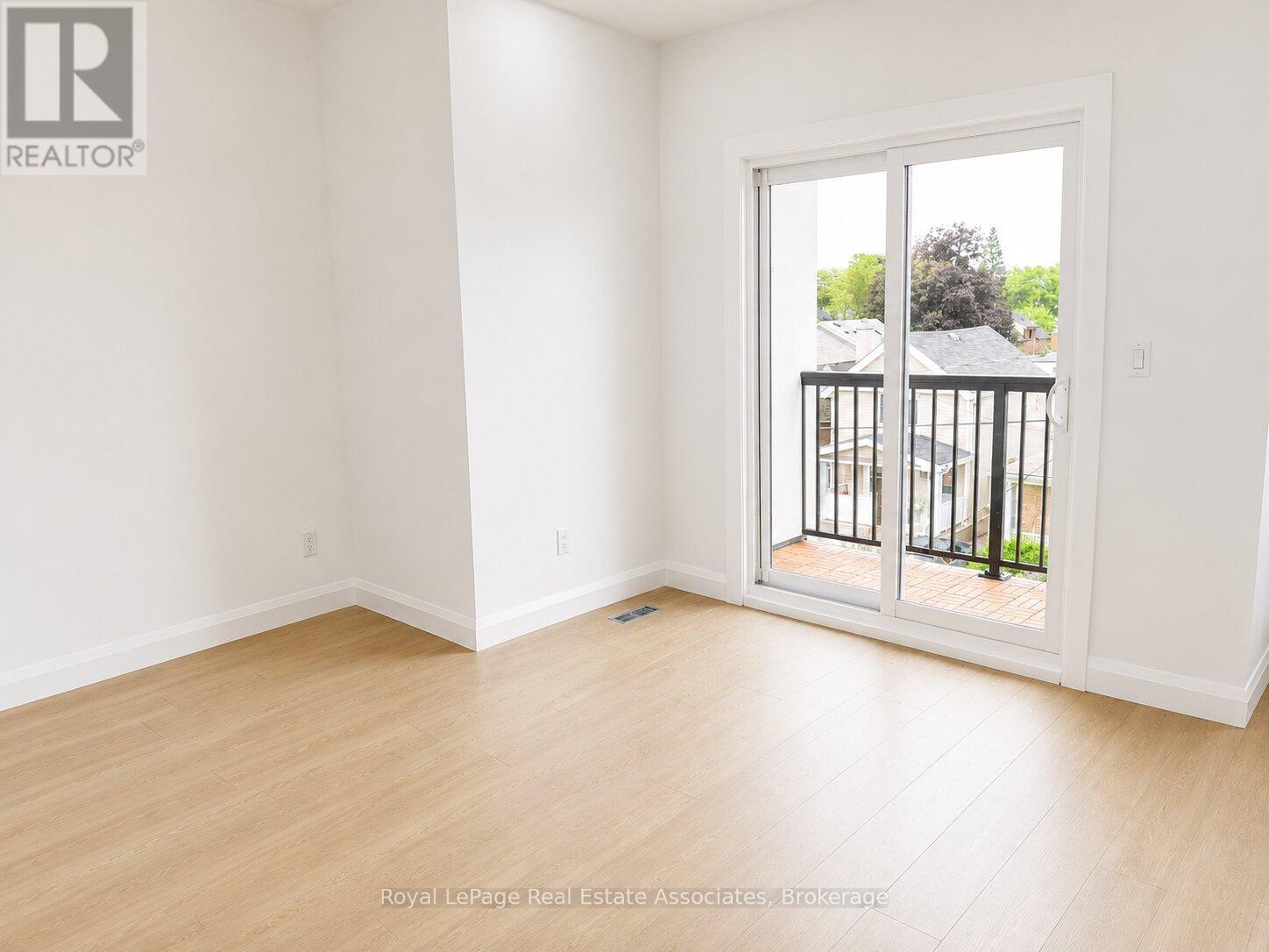 5 Sfn - 17 White Avenue, Toronto, Ontario  M6N 1S7 - Photo 9 - W13691202