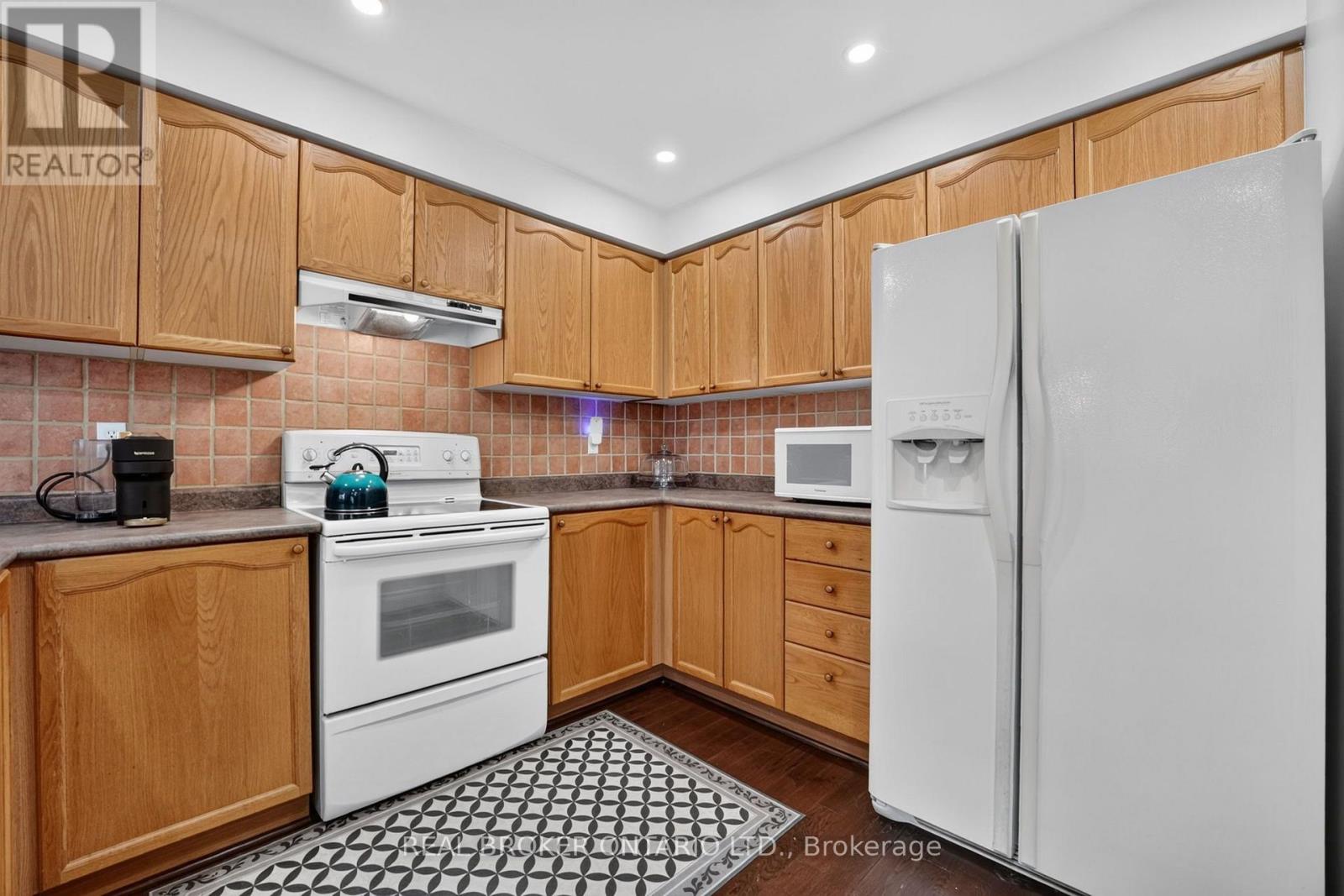 35 Belmont Boulevard, Halton Hills, Ontario  L7G 6B9 - Photo 14 - W13691206