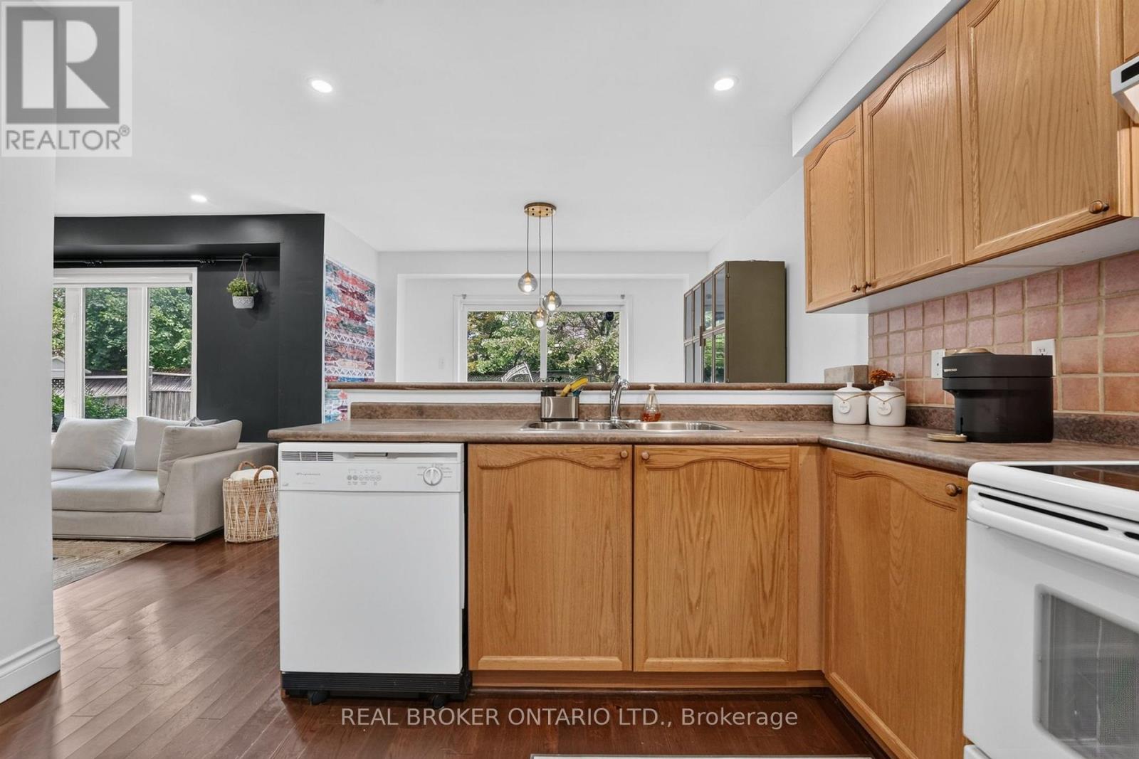 35 Belmont Boulevard, Halton Hills, Ontario  L7G 6B9 - Photo 15 - W13691206