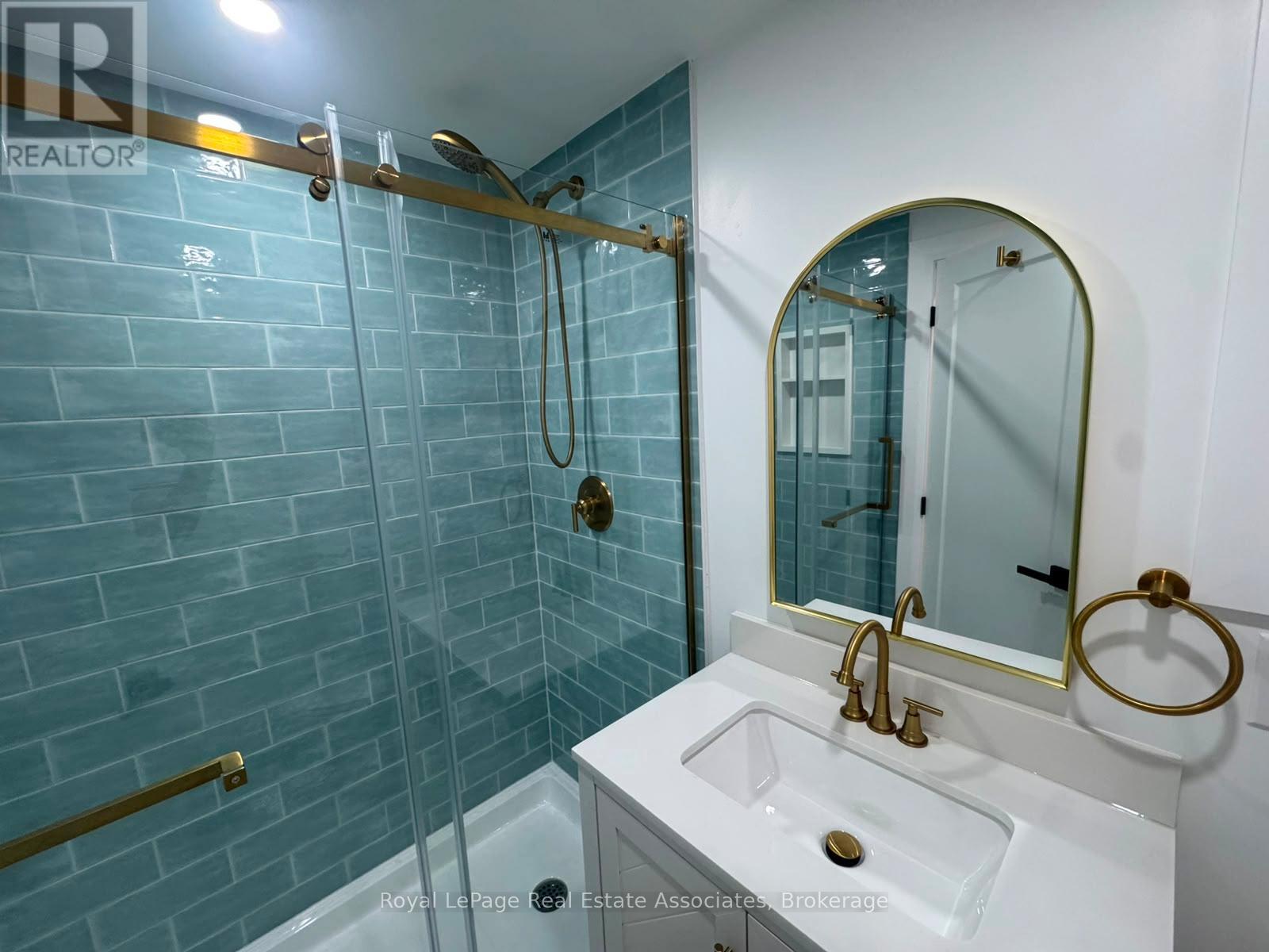 2 Mf - 17 White Avenue, Toronto, Ontario  M6N 1S7 - Photo 12 - W13691208
