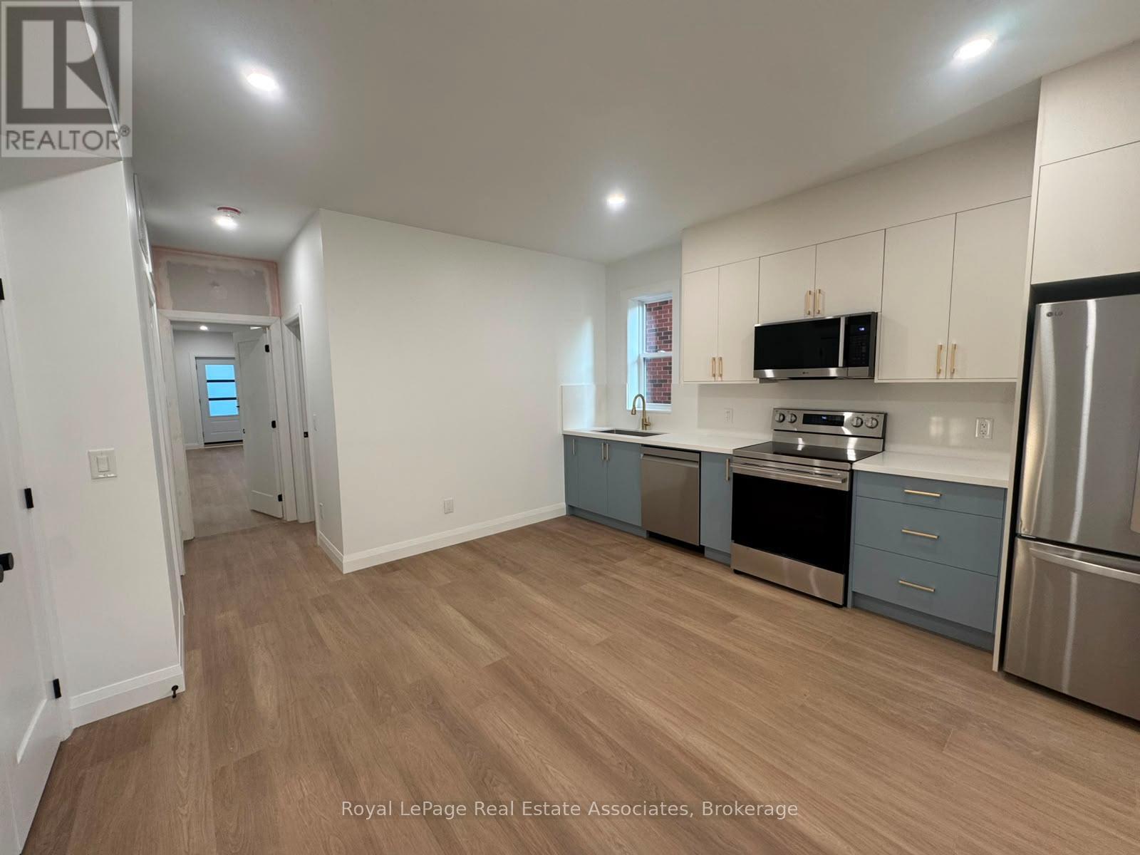 2 Mf - 17 White Avenue, Toronto, Ontario  M6N 1S7 - Photo 4 - W13691208