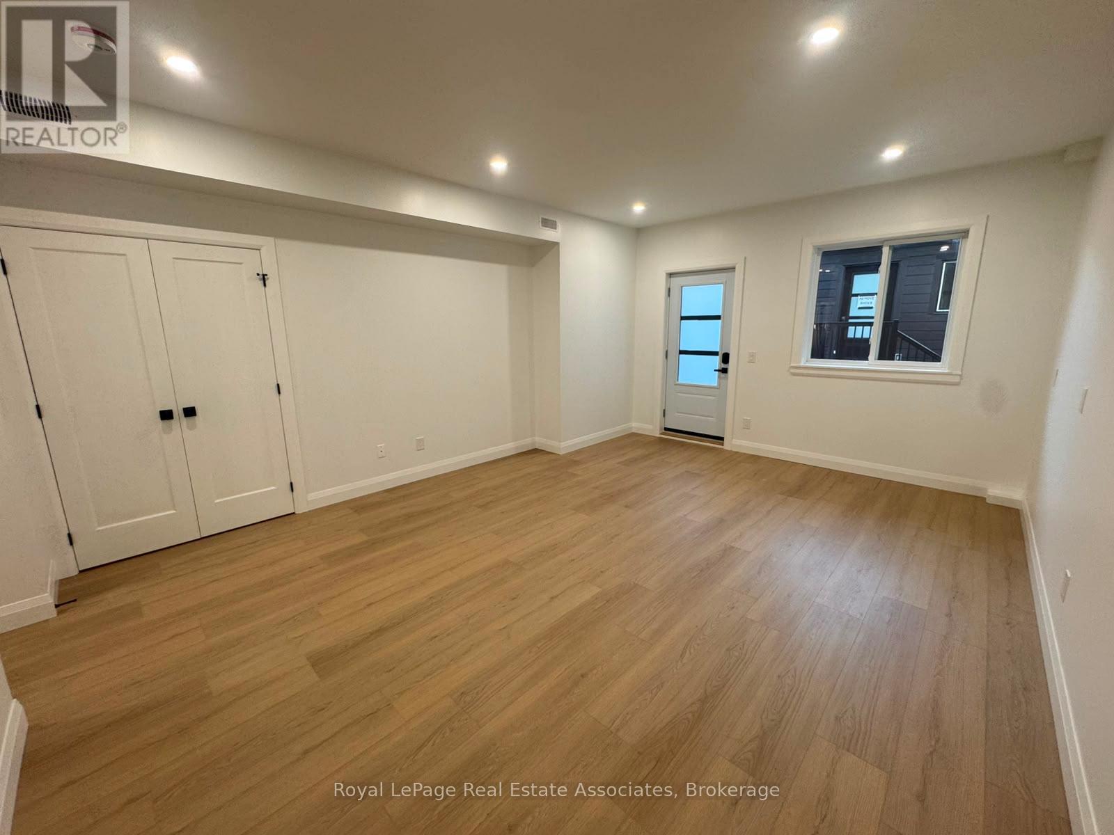 2 Mf - 17 White Avenue, Toronto, Ontario  M6N 1S7 - Photo 5 - W13691208