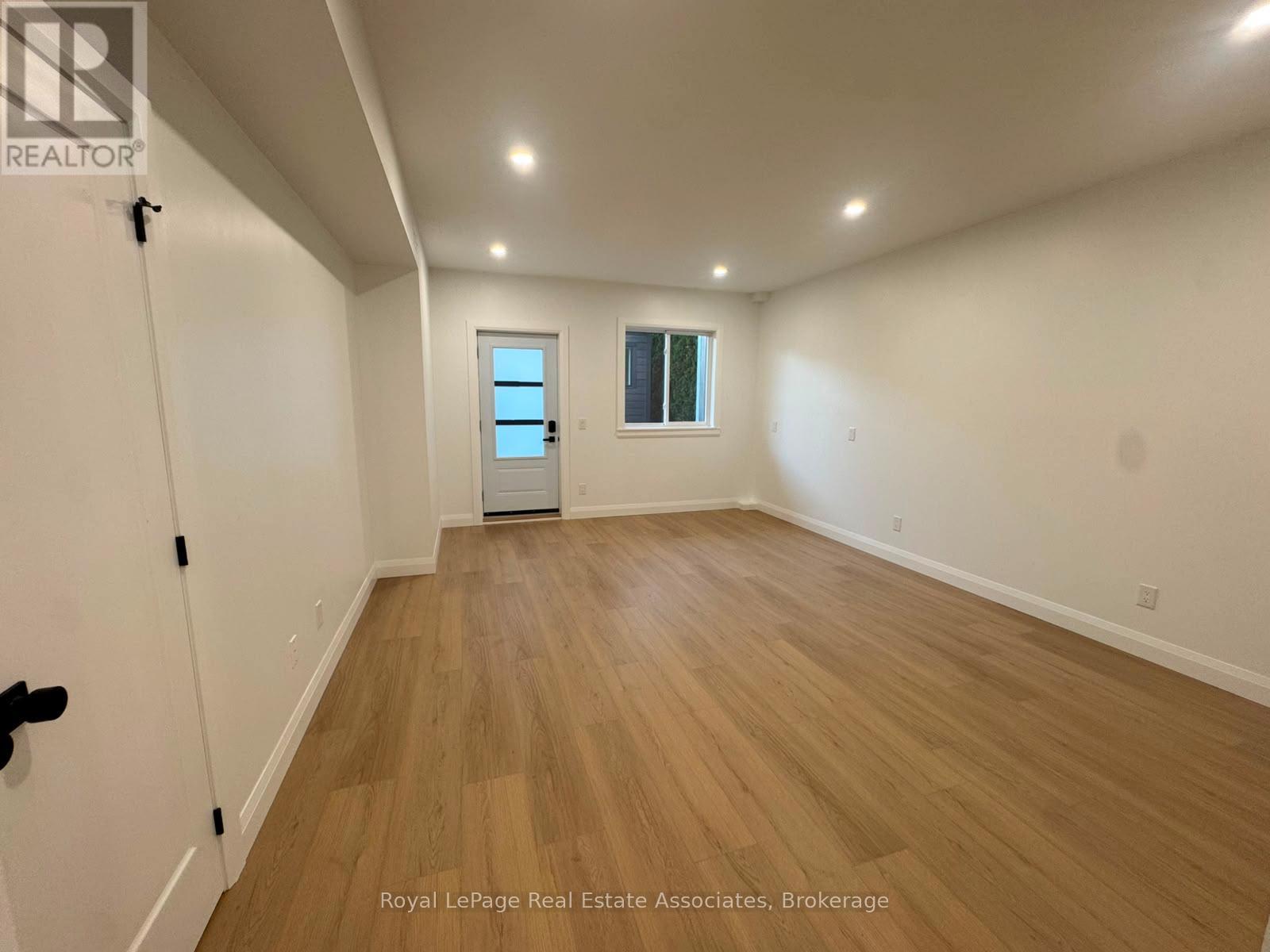 2 Mf - 17 White Avenue, Toronto, Ontario  M6N 1S7 - Photo 6 - W13691208