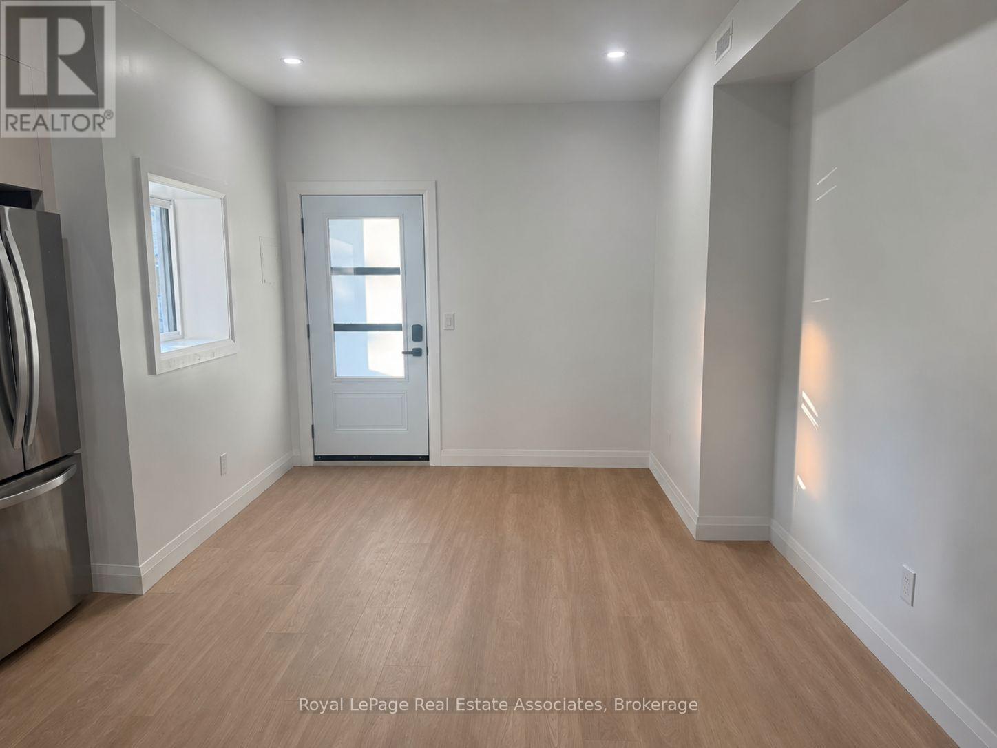 2 Mf - 17 White Avenue, Toronto, Ontario  M6N 1S7 - Photo 8 - W13691208