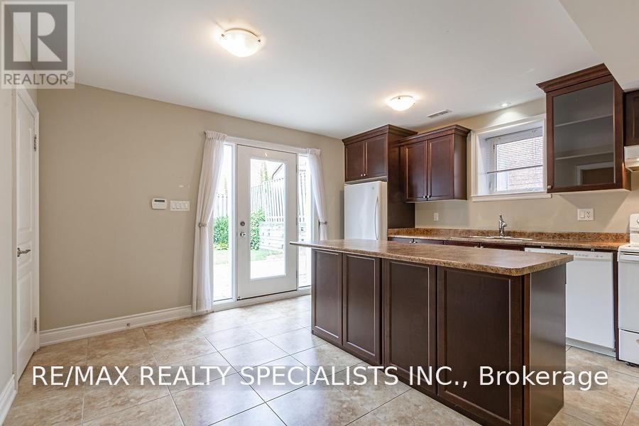 Lower - 5768 Whitehorn Avenue, Mississauga, Ontario  L5V 1W1 - Photo 7 - W13691238