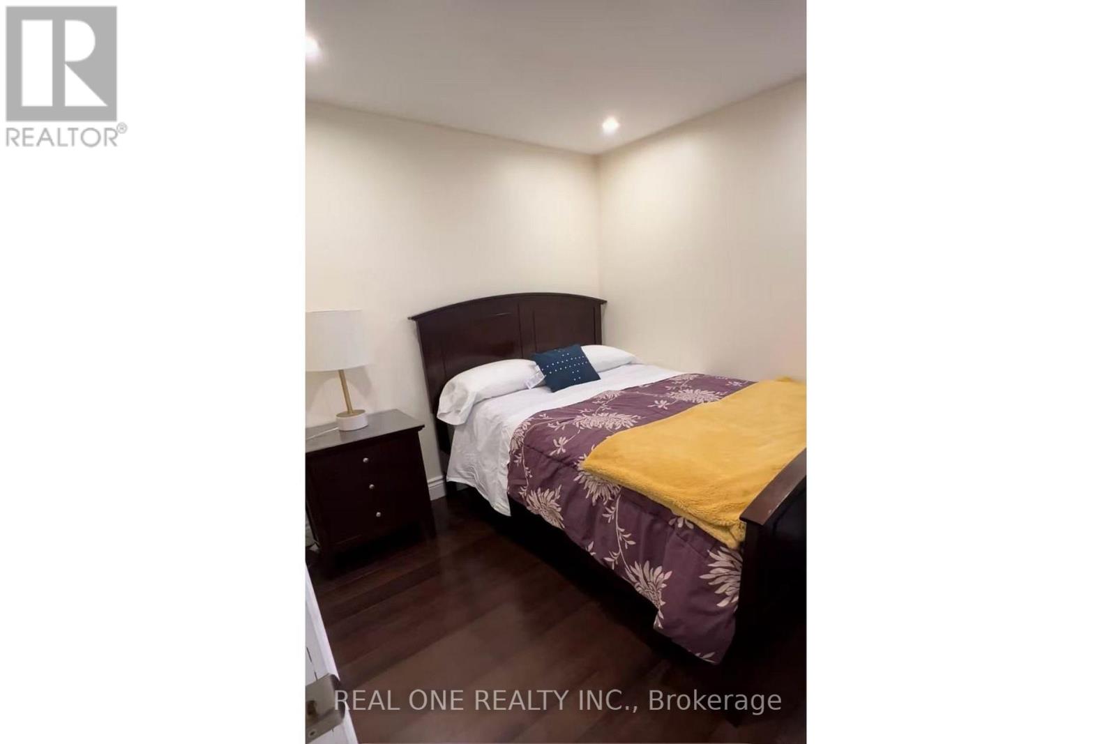 Bsmt Room 1 - 58 Sewell Drive, Oakville, Ontario  L6H 1C5 - Photo 2 - W13691282
