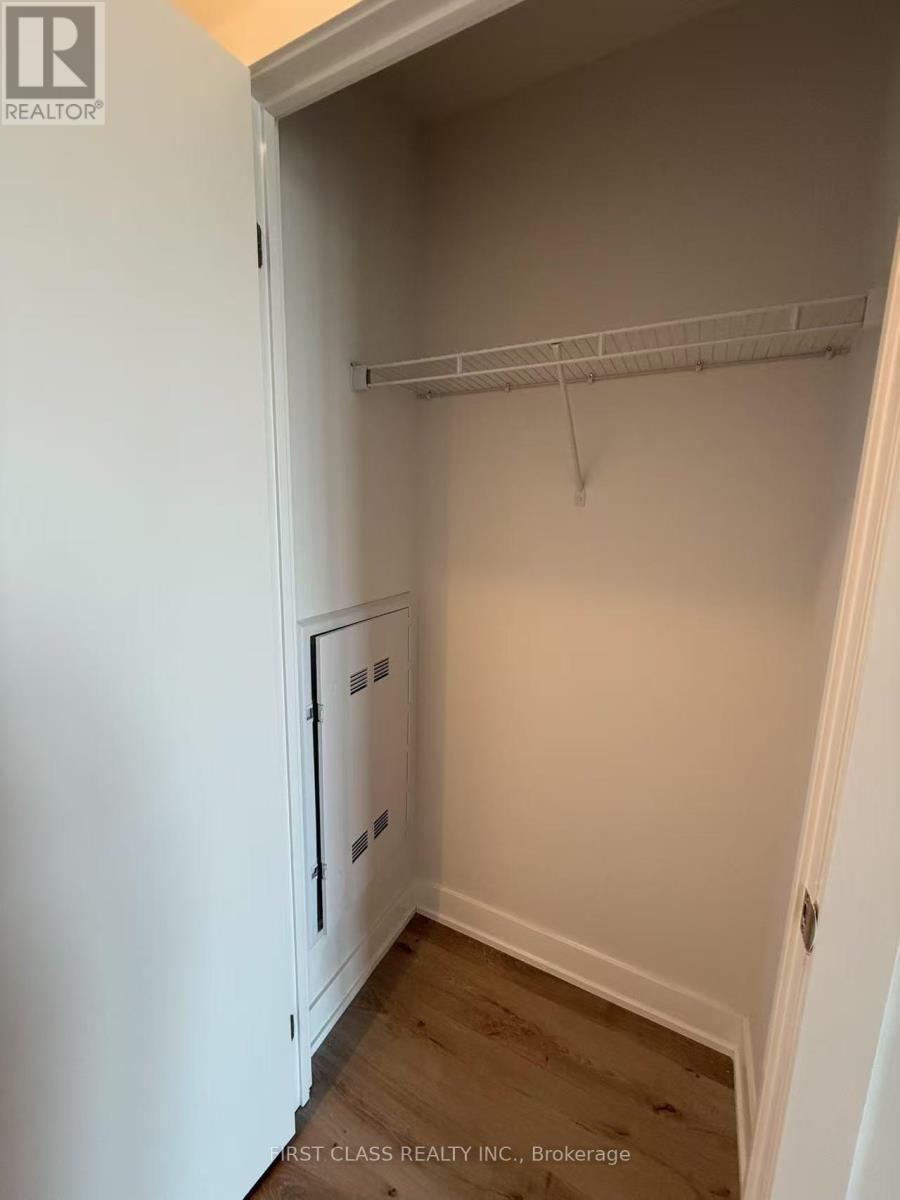 908 - 430 Square One Drive, Mississauga, Ontario  L5B 0L6 - Photo 10 - W13691288
