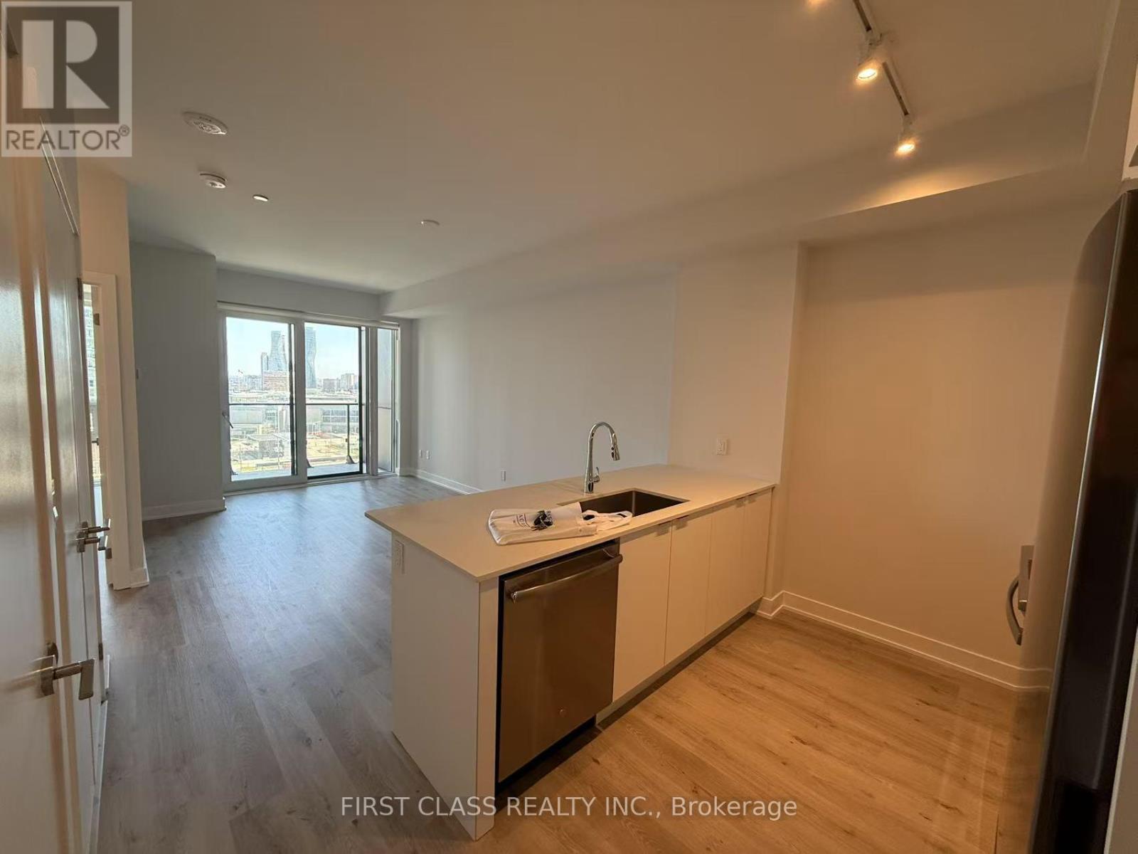 908 - 430 Square One Drive, Mississauga, Ontario  L5B 0L6 - Photo 3 - W13691288