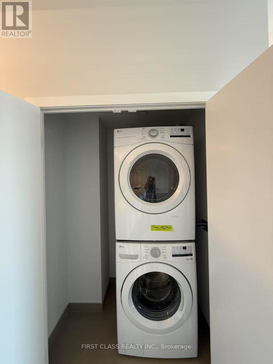 908 - 430 Square One Drive, Mississauga, Ontario  L5B 0L6 - Photo 6 - W13691288