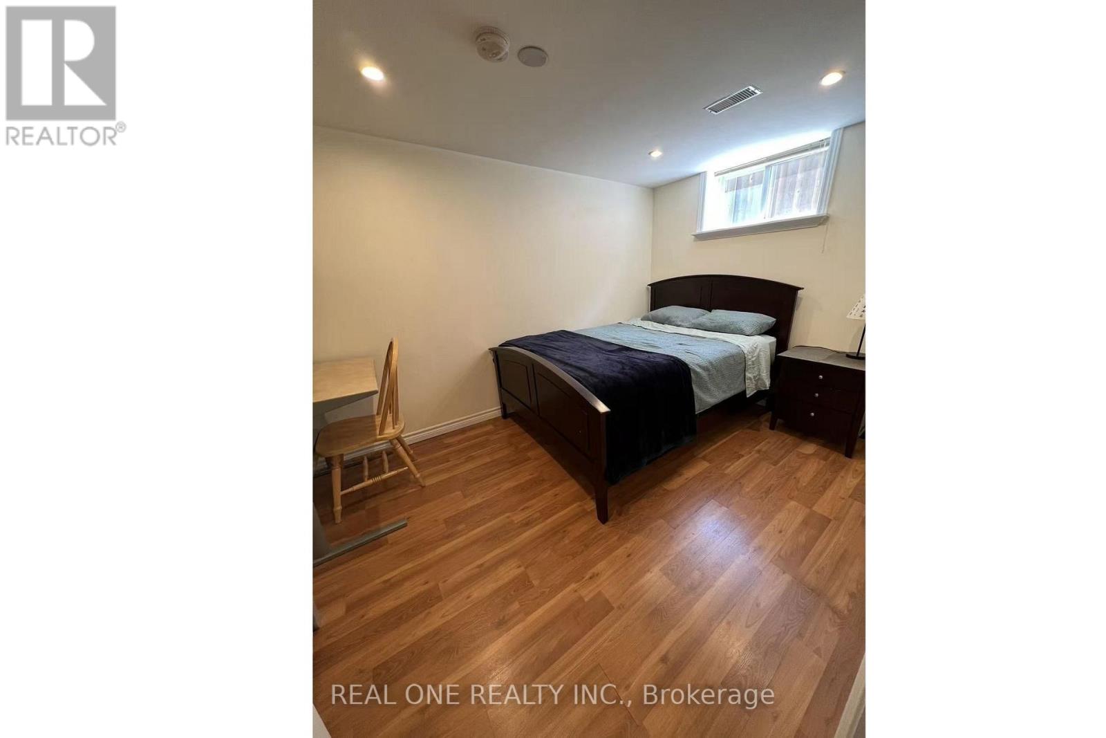 Bsmt Room 2 - 58 Sewell Drive, Oakville, Ontario  L6H 1C5 - Photo 2 - W13691306