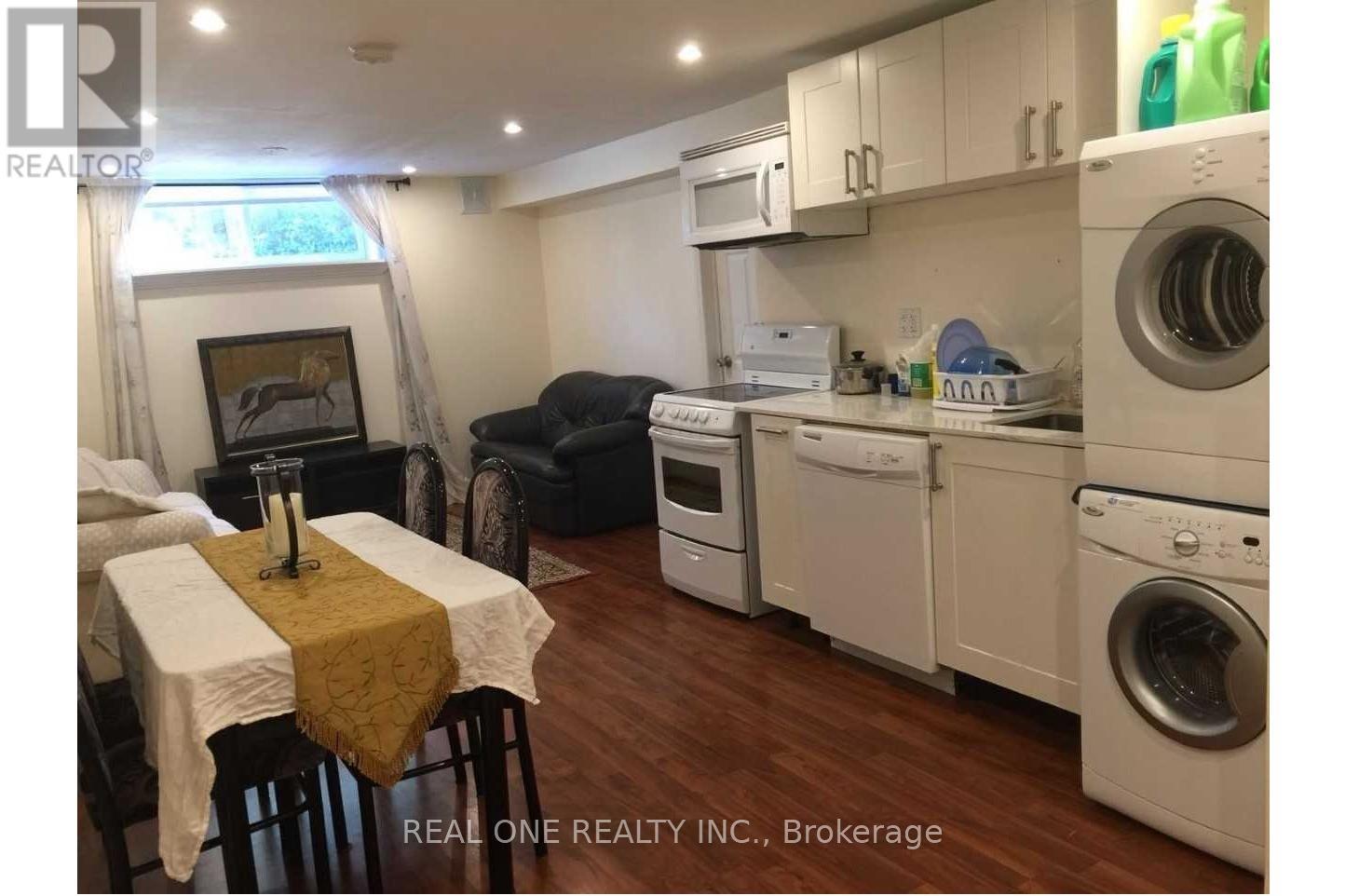 Bsmt Room 2 - 58 Sewell Drive, Oakville, Ontario  L6H 1C5 - Photo 3 - W13691306