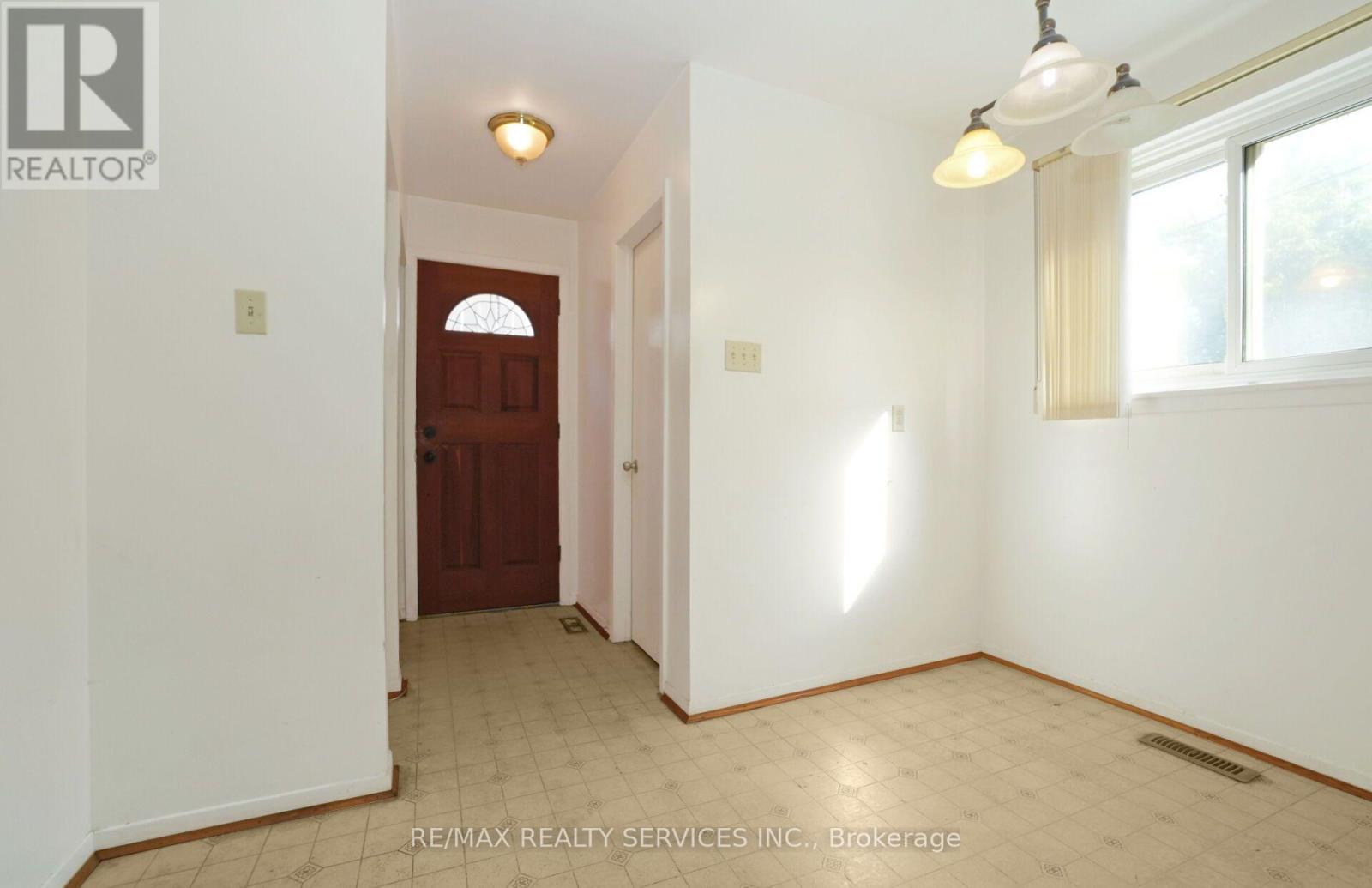79 Cloverdale Drive, Brampton, Ontario  L6T 2T5 - Photo 17 - W13691328
